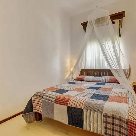 Retro Butik (adults Only) Çeşme